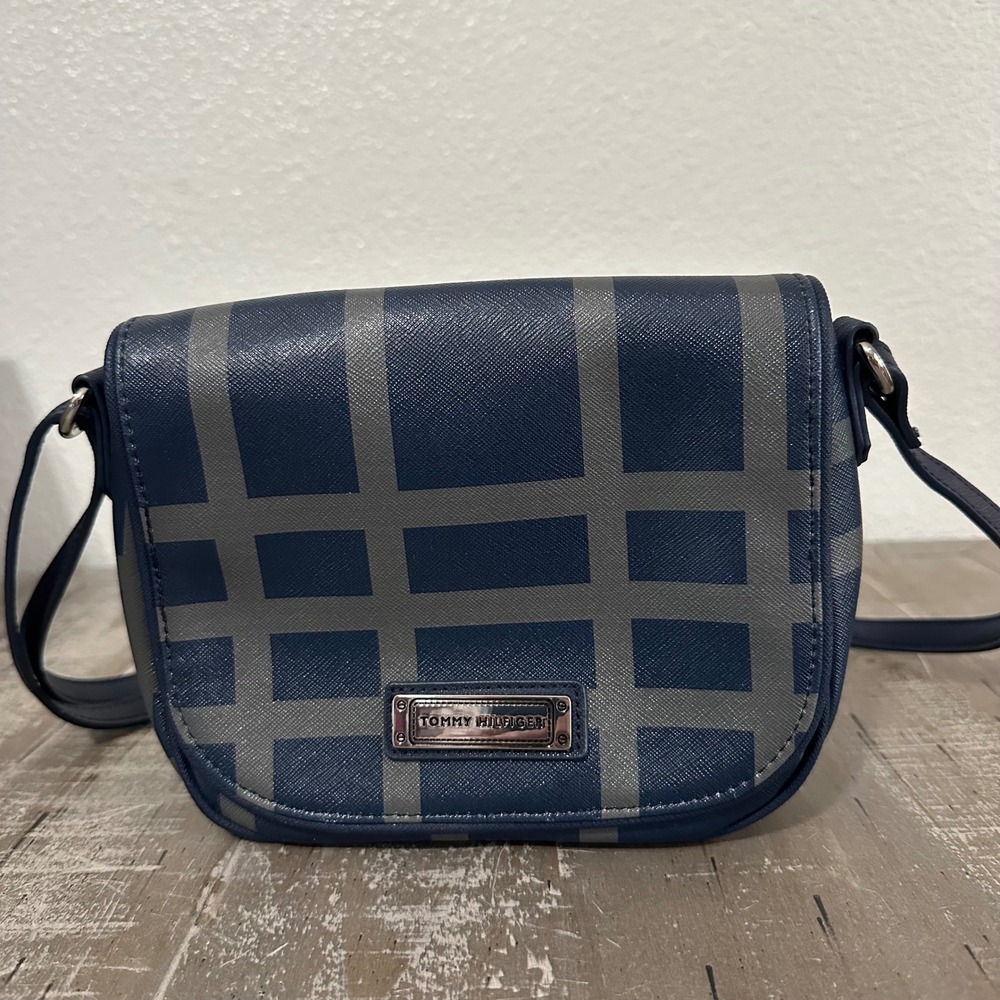Tommy Hilfiger Plaid Crossbody Purse Navy Gray‎ Small Flap Bag